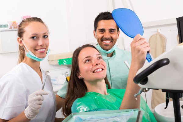 The Smile Makeover Blueprint: How A Cosmetic Dentist Can Transform Your Teeth
